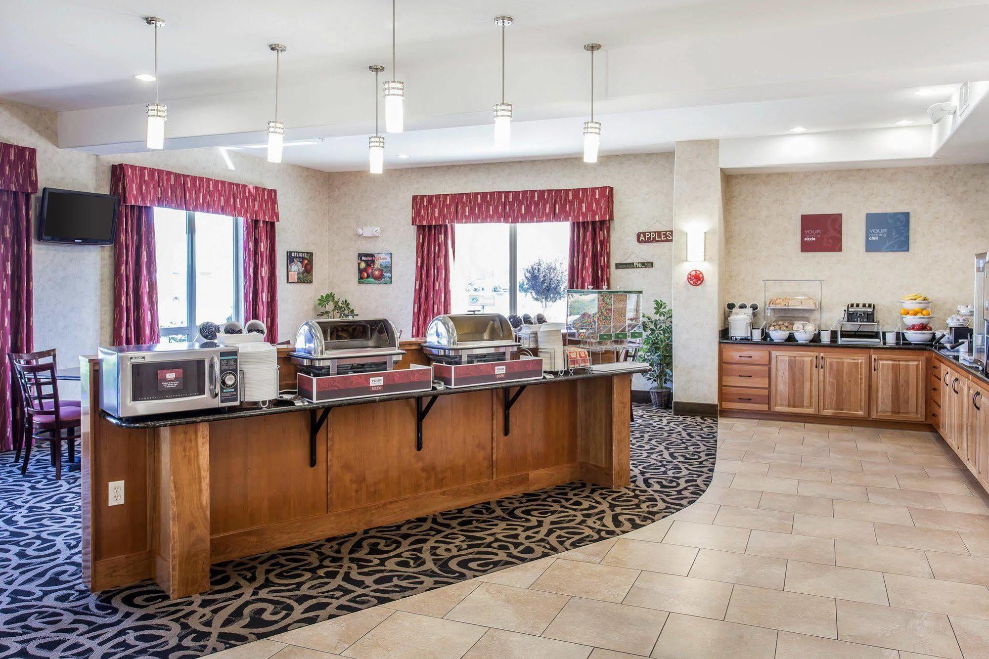 Comfort Suites Wenatchee Gateway Extérieur photo
